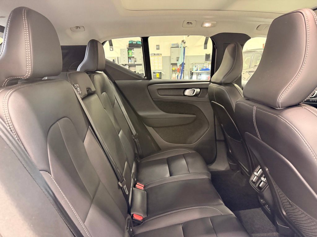 Used 2026 Volvo XC40 B5 Plus AWD/4WD image 26