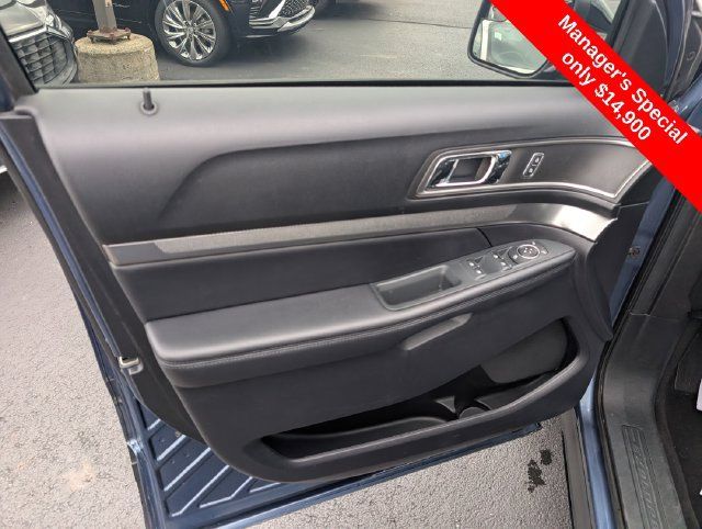 Used 2018 Ford Explorer XLT w/ Equipment Group 202A AWD/4WD image 14