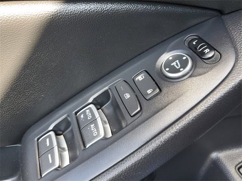 Used 2019 Honda Accord LX image 19