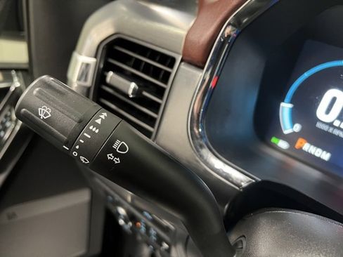 Used 2021 Ford F150 Lariat image 31