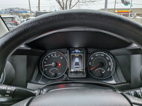 Used 2022 Toyota Tacoma SR image 16