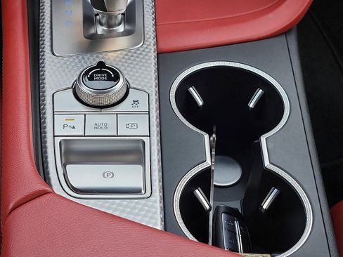 Used 2023 Genesis G70 2.0T w/ Sport Prestige Package image 20