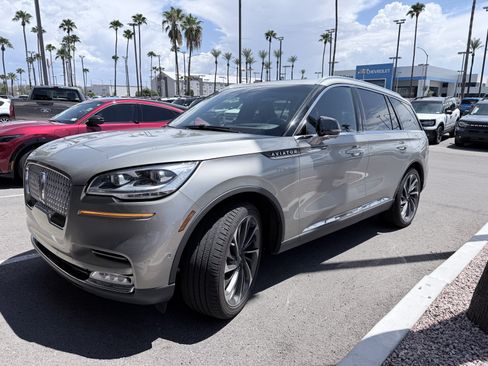 Used 2023 Lincoln Aviator Reserve w/ Equipment Group 201A RWD image 3