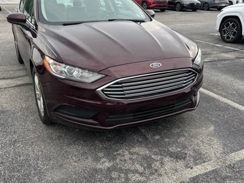 Used 2018 Ford Fusion SE w/ Fusion SE Technology Package FWD image 1