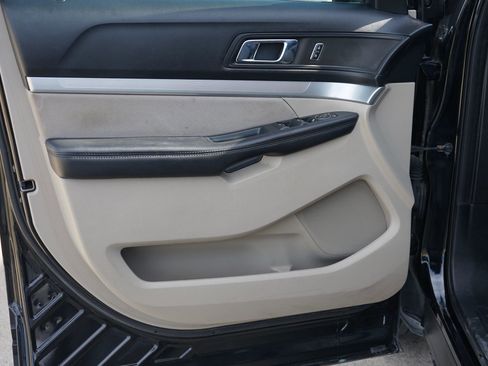 Used 2018 Ford Explorer FWD image 18