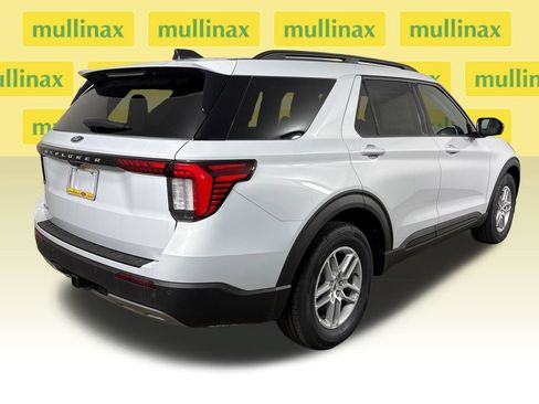 New 2026 Ford Explorer Active w/ Active Comfort Package RWD image 4