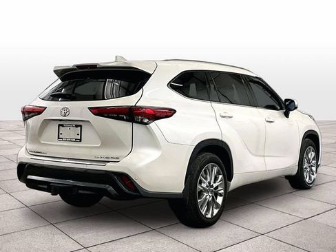 Used 2021 Toyota Highlander Limited AWD/4WD image 11
