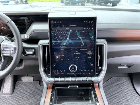 Certified 2025 GMC Yukon XL Denali AWD/4WD image 13