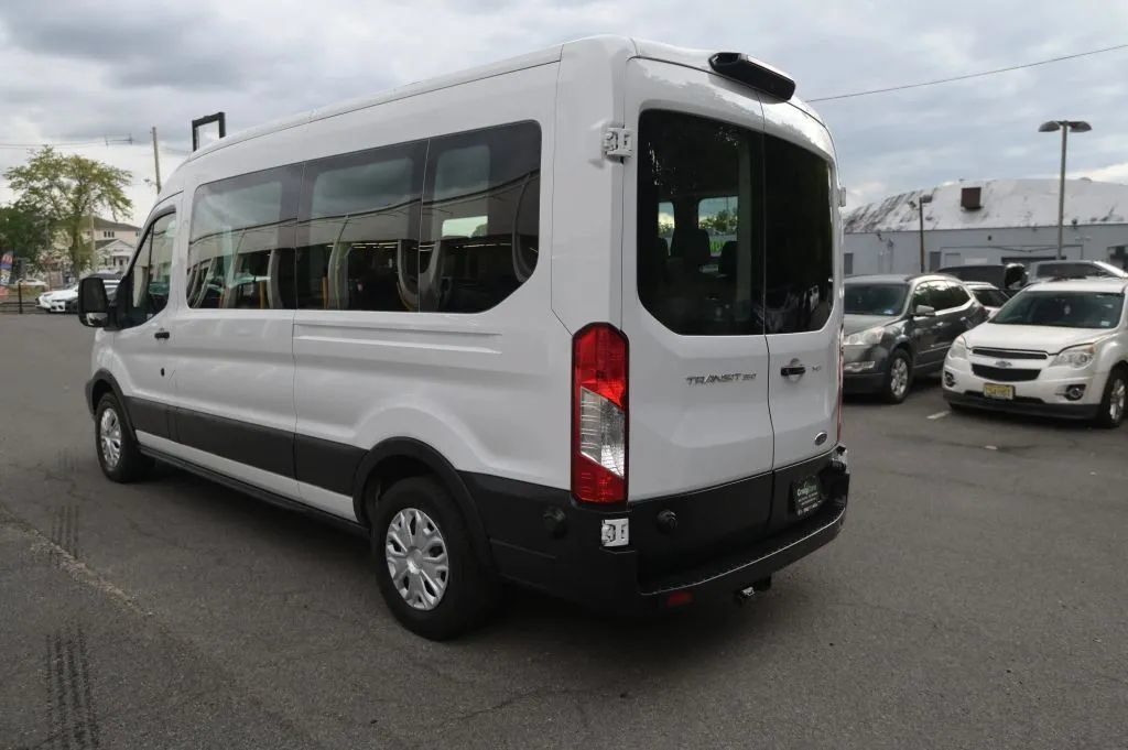 Used 2019 Ford Transit 350 XLT RWD image 3