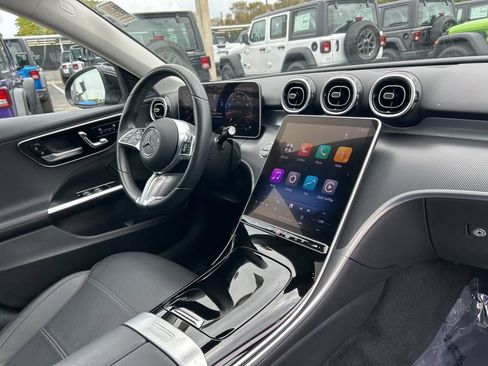 Used 2025 Mercedes-Benz C 300 Sedan image 23