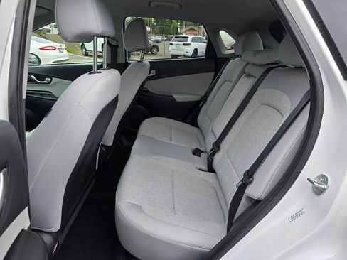 Used 2023 Hyundai Kona SE FWD image 14