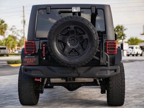 Used 2015 Jeep Wrangler Unlimited Rubicon AWD/4WD image 15
