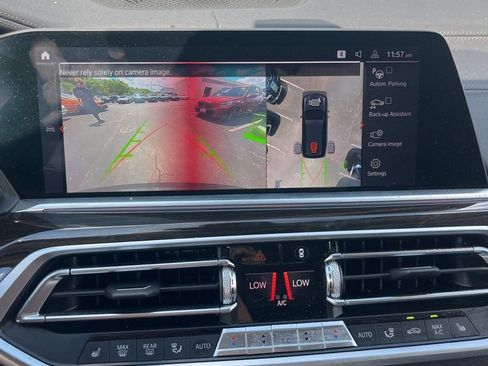 Used 2019 BMW X7 xDrive40i w/ Premium Package AWD/4WD image 10