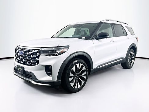 Used 2025 Ford Explorer Platinum w/ LUX Leather Package image 3