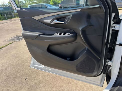 Used 2025 Buick Envista Sport Touring image 18