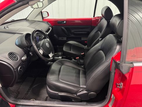 Used 2009 Volkswagen Beetle Convertible FWD image 7