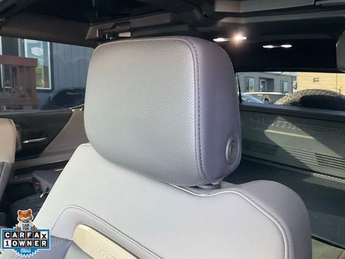 Used 2025 GMC Hummer EV 2X image 24