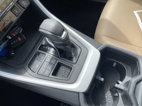 Certified 2022 Toyota RAV4 XLE Premium AWD/4WD image 21