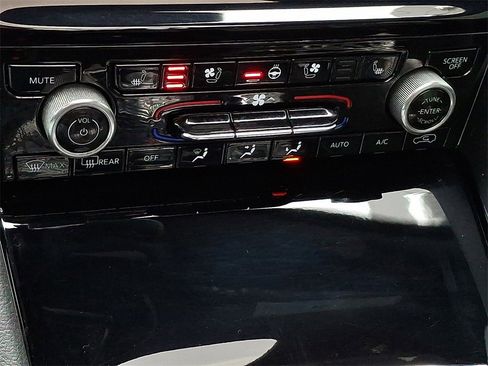 Used 2022 Jeep Grand Cherokee L Overland image 20