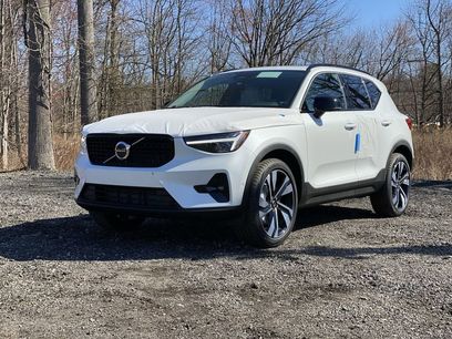 Used 2023 Volvo XC40 B5 Plus w/ Driver Assist Package