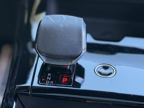 Used 2024 Land Rover Range Rover Sport SE image 47