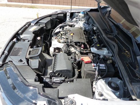Used 2023 Honda HR-V LX image 17