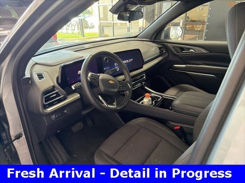 Used 2024 Chevrolet Traverse LT image 6