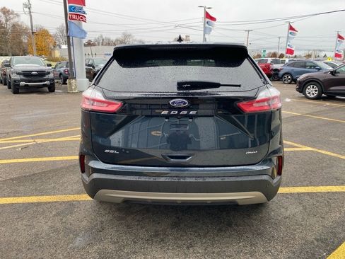 Used 2024 Ford Edge SEL w/ Convenience Package image 4
