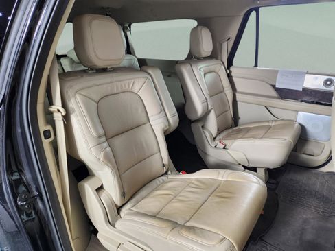 Used 2021 Lincoln Navigator L Reserve image 33