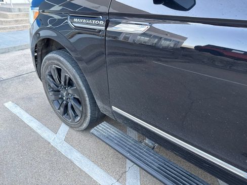 Used 2022 Lincoln Navigator Reserve AWD/4WD image 13