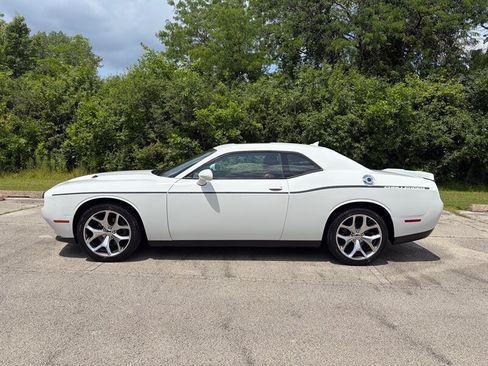 Used 2015 Dodge Challenger SXT Plus RWD image 3