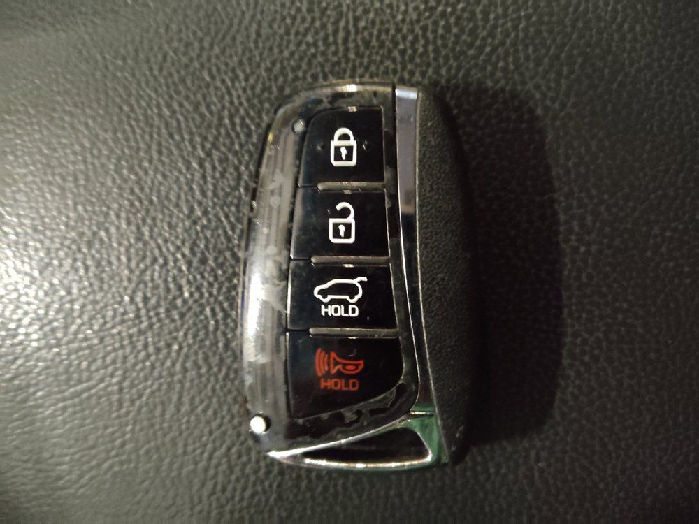 Used 2013 Hyundai Santa Fe Limited w/ Technology Pkg AWD/4WD image 32
