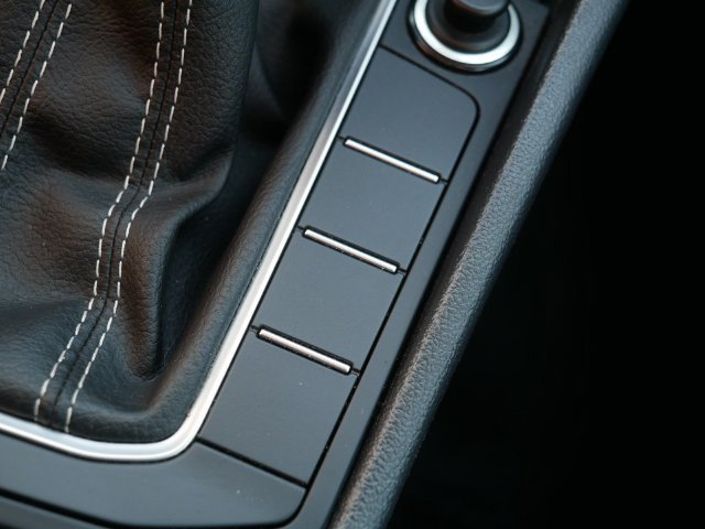 Certified 2025 Volkswagen Jetta S FWD image 30