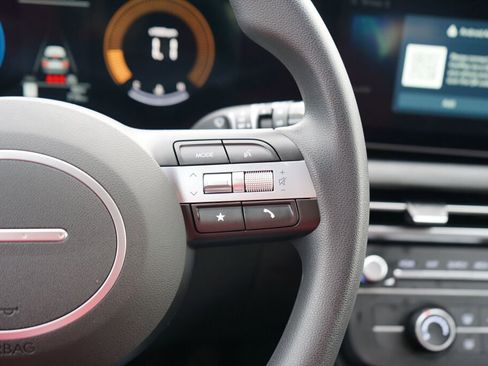 Certified 2025 Hyundai Tucson SE image 24