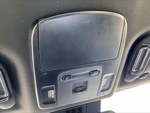 Used 2025 Toyota Camry SE image 30