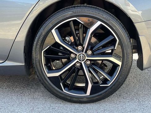 Used 2023 Nissan Altima 2.5 SR w/ SR Premium Package FWD image 11