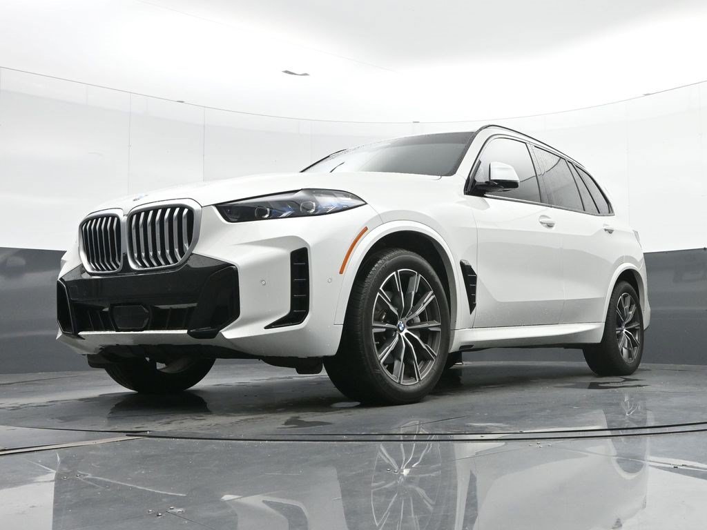 Used 2025 BMW X5 xDrive40i w/ M Sport Package AWD/4WD image 36