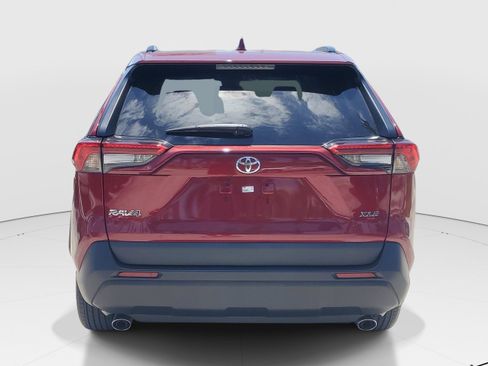 Used 2021 Toyota RAV4 XLE FWD image 4