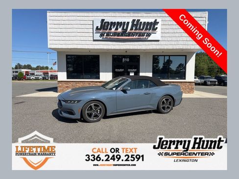 Used 2025 Ford Mustang Premium image 1