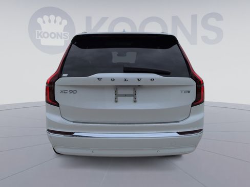 New 2026 Volvo XC90 T8 Plus w/ Protection Package Premier image 5