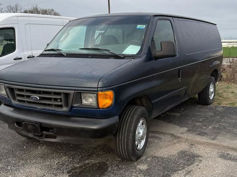 Used 2004 Ford E-250 and Econoline 250 image 2