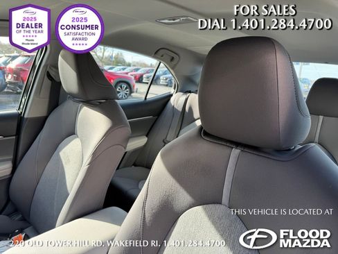 Used 2022 Toyota Camry LE image 11