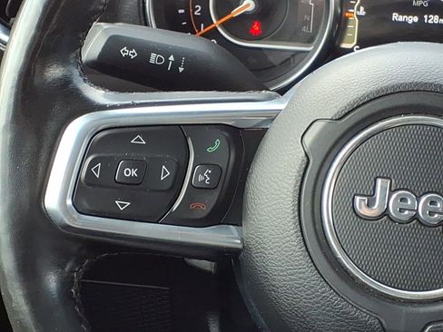 Used 2021 Jeep Wrangler Unlimited Sahara image 13