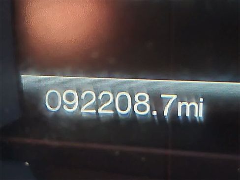 Used 2018 Ford Fusion SE w/ Fusion SE Technology Package image 17