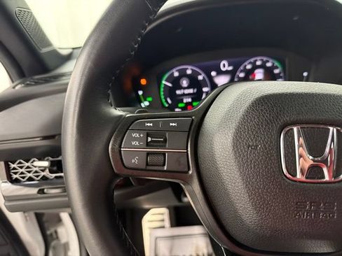 Used 2025 Honda Accord Sport image 12