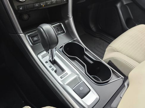 Used 2021 Subaru Ascent Premium w/ Convenience Package image 19