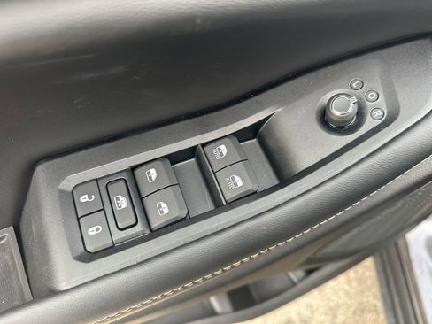 New 2026 Jeep Grand Cherokee Altitude image 13