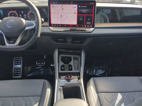 New 2026 Volkswagen Tiguan SEL R-Line AWD/4WD image 15