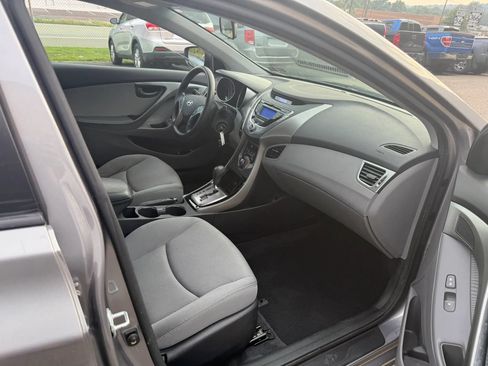 Used 2013 Hyundai Elantra GLS w/ Preferred Pkg FWD image 13