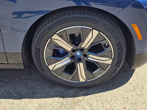 Used 2023 BMW iX xDrive50 w/ Premium Package AWD/4WD image 9